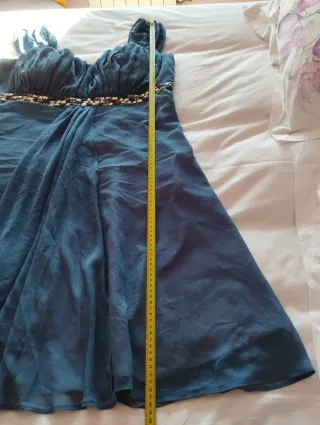 Vestido azul con pedrería