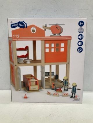 Estación de bomberos de madera con accesorios