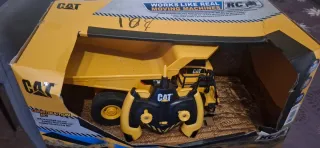 Camión RC CAT poco uso