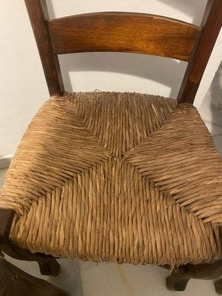 Juego de 4 sillas de comedor de madera