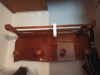 Perchero de madera antiguo