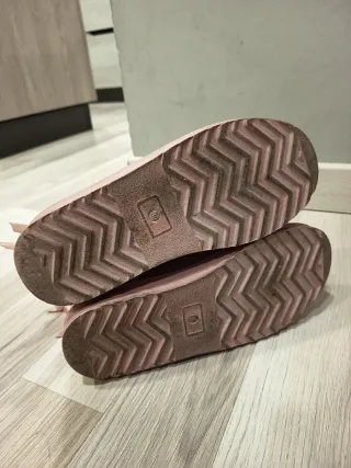 Stivaletti rosa con fiocchi simil Ugg - donna