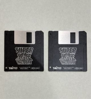Super Space Invaders Amiga Discos 1 y 2