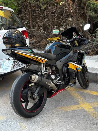 Yamaha YZF R6 Sportbike