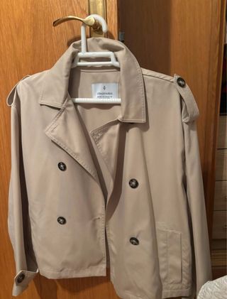 Gabardina Stradivarius Beige