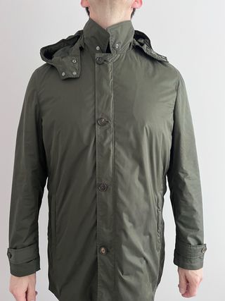 Gabardina hombre verde con capucha