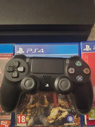 PS4 Slim 500GB Negra + 3 Juegos