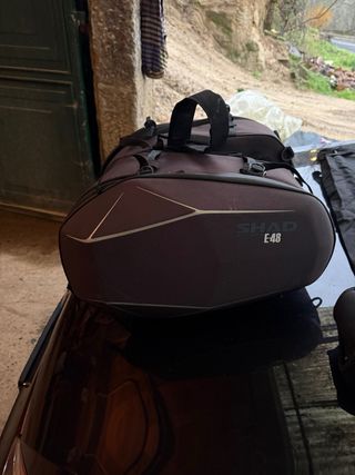 Maletas SHAD E-48 para moto naked/touring