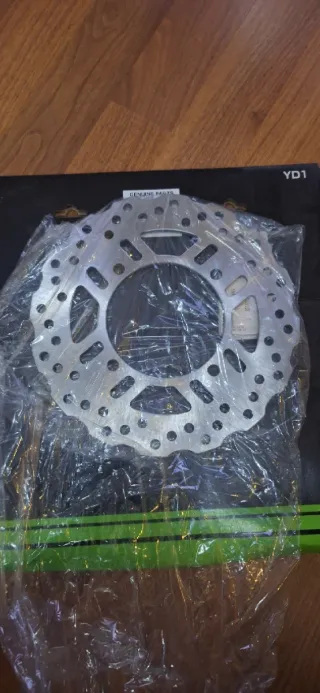 Disco y pastillas freno Kawasaki Z750