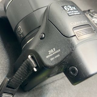 Cámara Sony Zoom Óptico 63x Negra