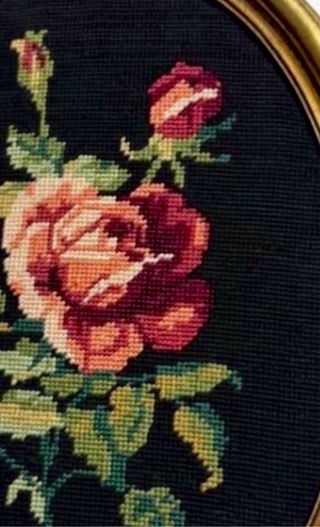 Cuadro Ovalado Vintage Rosas Bordadas