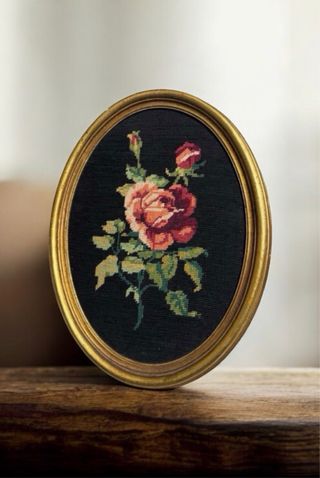 Cuadro Ovalado Vintage Rosas Bordadas
