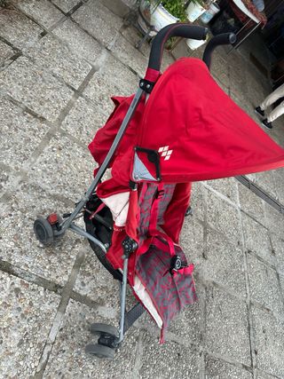 Silla de paseo Maclaren roja