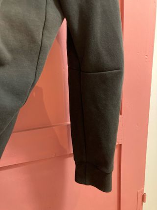 Chaqueta Adidas gris con capucha