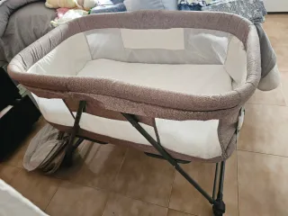 Cuna de viaje con mosquitera