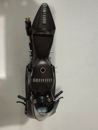 Yamaha M1 Rossi 1:12