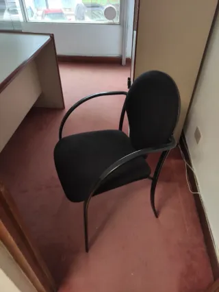 Silla de oficina negra. Escucho ofertas€