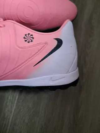 Botas de fútbol Nike Phantom rosas