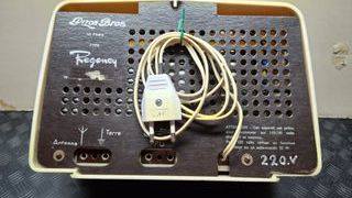 Radio antigua Pizon Bros