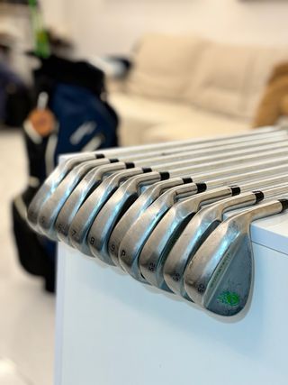 Set Golf Bombtech 13 Palos Flex