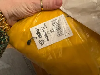 Abrigo impermeable amarillo traje de lluvia