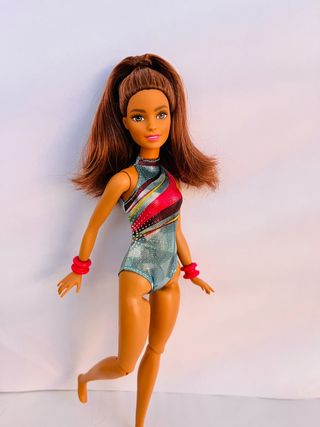 Muñeca Barbie Gimnasta Dreamhouse Adventures
