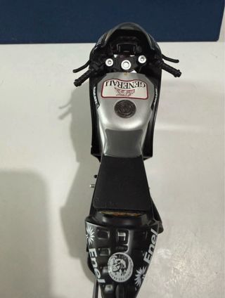 Moto Ducati Valentino Rossi 1:12