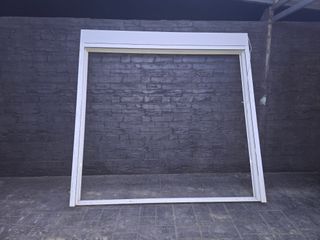 Balconera aluminio blanco 3 hojas, persiana elec