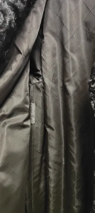 Abrigo de Astracán Negro Auténtico Premium