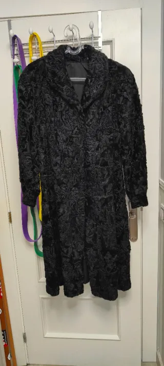 Abrigo de Astracán Negro Auténtico Premium