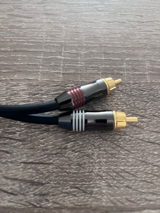 Varios cables y aparatos baratos