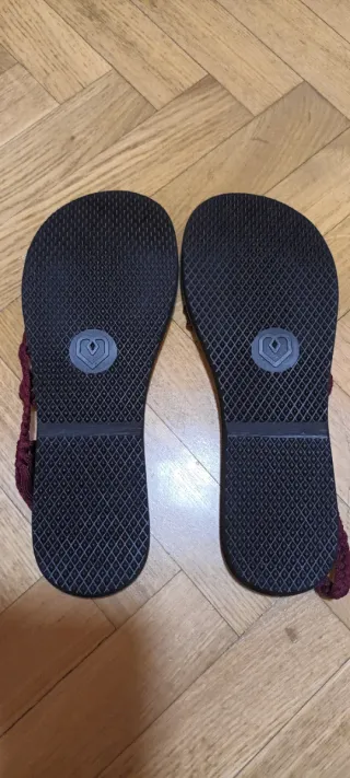 Sandalias Bokyna Rojas Talla 39