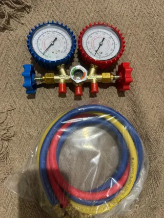 Manómetros y mangueras para A/C