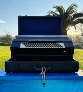 Acordeón Royal Standard Montana 120 Bajos