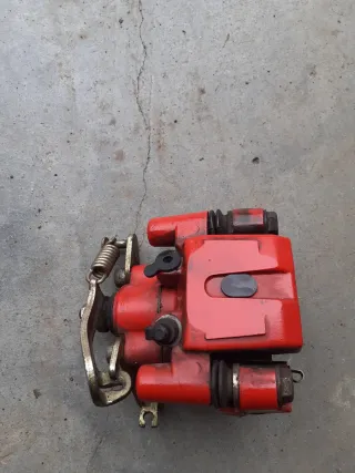 Pinzas de freno traseras Ligier JS50