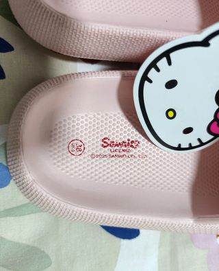 Chanclas Hello Kitty plataforma rosa