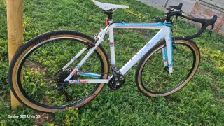 Bicicleta Gravel WORK Blanca