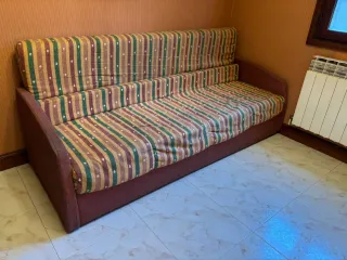 Sofá Cama Tela Multicolor. Se puede entregar.