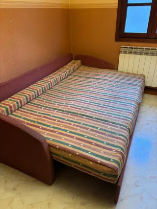 Sofá Cama Tela Multicolor. Se puede entregar.