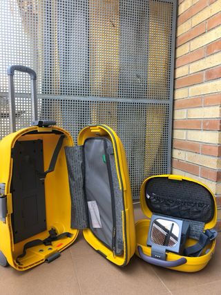 Maleta Benetton y neceser amarillo