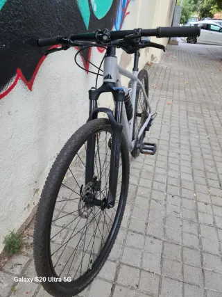 Bicicleta Canyon Grigia