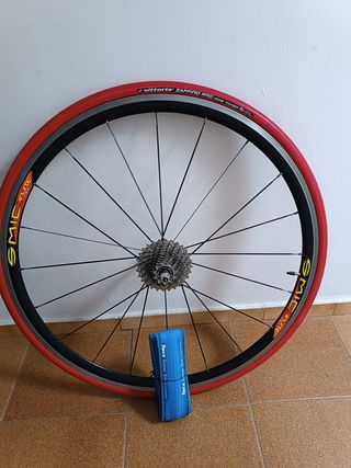 Rueda trasera Mavic Cosmic 700c + 2 cubiertas