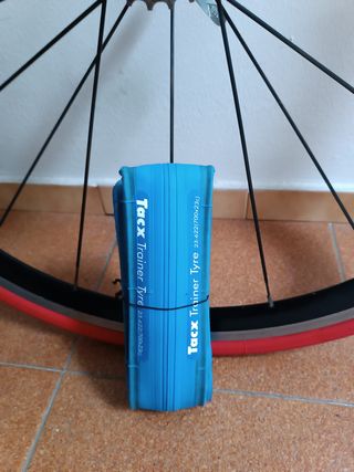 Rueda trasera Mavic Cosmic 700c + 2 cubiertas