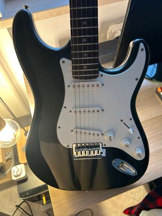 Chitarra Elettrica Nera + Amplificatore