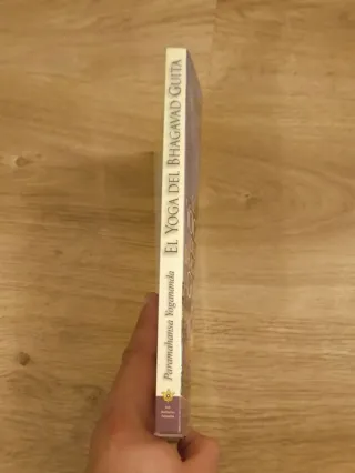 El Yoga del Bhagavad Guita (The Yoga of the Bha...