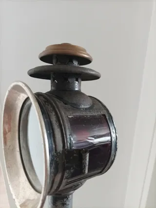 Antiguo farol doble corona