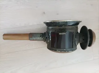 Antiguo farol doble corona