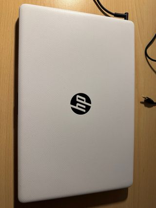 Portátil HP Blanco en perfecto estado.