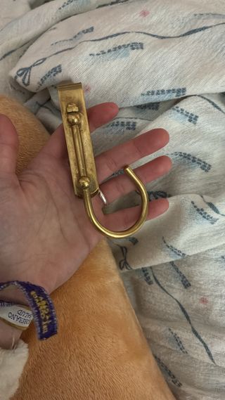 Gancho de latón para colgar