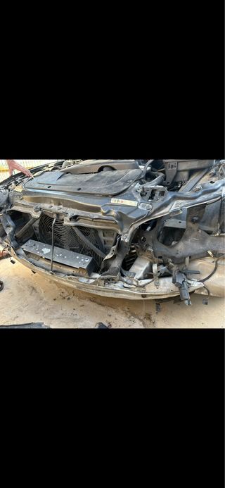 BMW Serie 7 2004 con golpe delantero